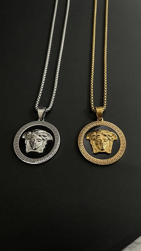 cadena versace